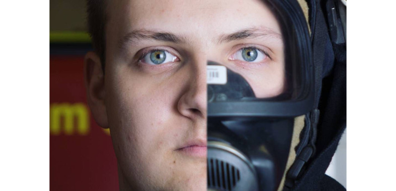 Sei dabei. Werde Mitglied in einer Freiwilligen Feuerwehr. (Bild: Maske, Gesicht, Mensch; LE Querenburg 2017/01)